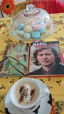 Sobota wolna to jak jeden dzień wakacji dla mnie .Kawa,książka.Jan Sztaudynger "Piórka",Marek Grechuta -portret artysty.Ma ktoś godne polecenia biografie,wiersze,poezja?