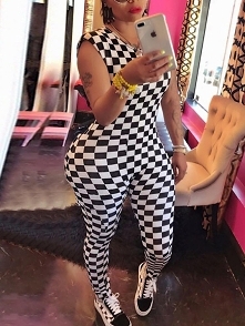 Checkboard Print Sleeveless Petite Jumpsuit
Rozmiar: S, M, L, XL
Kolor: white