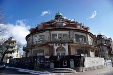 Hotel Bałtyk przez lata straszył turystów w Międzyzdrojach. Popadał w coraz wiekszą ruinę. Wszystko wskazuje, że k końcu doczeka się remntu.