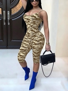 Camo Print Slinky Capri Jumpsuit
Rozmiar: S, M, L, XL, 2XL
Kolor: orange