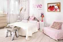 Truskawki w sypialni??:) Chyba że wolicie coś innego ?