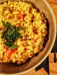 Hiszpański ryż - PrzyslijPrzepis.pl

2 porcje 15min Łatwy

Składniki
Składniki:
250 gramów ryżu (polecam Basmati)
1 duży pomidor
1 mała czerwona cebulka
400 ml bulionu warzywneg...