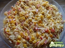 Sałatka z szynką i makaronem 

makaron typu ryż 1 szkl
szynka wędzona 35 dag
papryka czerwona 1 szt
papryka żółta 1 szt
kukurydza 1 puszka
majonez 4 łyżki
sól do smaku
pieprz do...