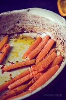 Pieczona aromatyczna marchewka
