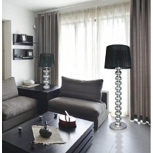 DECO nowoczesna lampa podłogowa z abażurem. Oprawa która tworzy niesamowity efekt, niebanalna i bardzo nieszablonowa. Design który sprawdzi się w każdym wnętrzu.