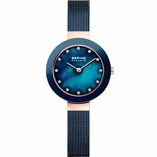 Bering 11429-367 niepowtarzalny zegarek damski z mechanizmem kwarcowym, wykonany ze stali szlachetnej w kolorze złotym i niebieskim na siatkowej, wąskiej bransolecie. Wyposażony...