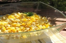 Żółta sałatka z kurczakiem