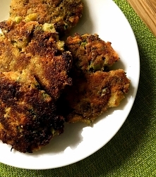 Zdrowe, lekkie - warzywne kotleciki. Tym razem w wersji brokułowej idealnej na obiad lub do pracy.
Przepis po kliknięciu w zdjęcie.