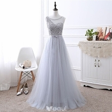 Eleganckie Szary Przezroczyste Sukienki Wieczorowe 2018 Princessa Wycięciem Bez Rękawów Aplikacje Z Koronki Rhinestone Kokarda Szarfa Długie Wzburzyć Bez Pleców Sukienki Wizytowe