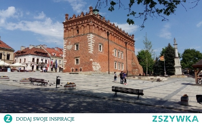 Sandomierz 
"Mówisz w Sandomierzu żyć nie można: strach"