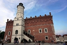 Obszerna relacja z Sandomierza. Mnóstwo fajnych fotek i informacji, o których nie zawsze mówią przewodnicy. Po przeczytaniu na pewno zapragniesz zobaczyć to piękne i tajemnicze ...