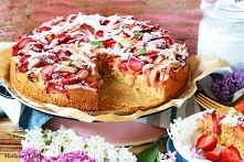 Ciasto drożdżowe z rabarbarem i truskawkam