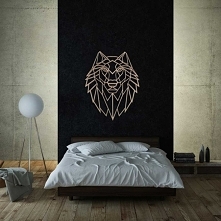 Dekoracja ścienna WILK, to doskonały element do ozdoby wnętrza dla silnej osoby, która chce podkreślić swoje cechy przywódcze. Drewniane dekoracje ścienne najadą w każdym pomies...