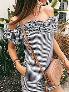 Striped Ruffles Off Shoulder Pocket Mini Dress
Rozmiar: S, M, L, XL
Kolor: black