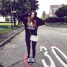 Outfit z ADIDASEM :D  Moja ulubiona sportowa firma <3
Więcej na Blogu :)