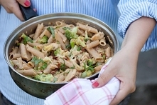 Makaron z bokułami, suszonymi pomidorami i kurczakiem