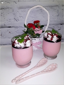 Jogurtowa pianka truskawkowa (najłatwiejszy deser)