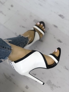 Two Tone Cutout Peep Toe Stiletto Sandals
Rozmiar: US4.5, US5.5, US6, US7, US8, US8.5
Kolor: white