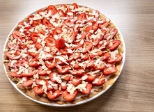 Pyszna i piękna tarta z truskawkami i mascarpone - przepis po kliknięciu na obraz