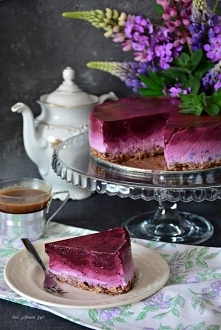 JOGURTOWIEC JAGODOWY NA OWSIANYM SPODZIE (FIT, BEZ PIECZENIA)