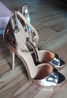 Sprzedam nowe szpilki, rozmiar 41 , obcas 13 cm.