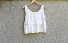 Bluzka boho kremowa crop top H&M 38 M 40 L
Biała bluzka H&M 
Rozmiar: z metki 40 (L) 
Wymiary: 
szerokość pod pachami: 2 x 46cm (rozciąga się do 2 x 59cm) 
długość: 52cm...