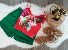 Tropikalna stylizacja na dzisiaj :)
Satynowy Top z koronką 49zł
Szmaragdowe Szorty 69zł
Sandałki Camel 79zł
Plecak Mini 45zł
Apaszka 15zł