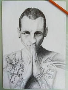 Chester Bennington ołówkiem 
jak wyszło? ;)