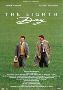 Ósmy dzień***
Pewnej nocy pod koła rozpędzonego samochodu biznesmena Harry'ego (Daniel Auteuil) wpada pies. Zwierzę ginie, ale za chwilę pojawia się jego pan - a może racze...