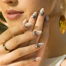 TEN dzień tuż-tuż <3 mani na ten dzień tak samo :D