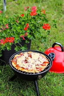 przepis na pizzę z grilla. 
Kliknij w zdjęcie