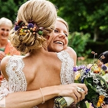 Piekna fryzura slubna