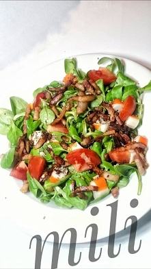 1 przedkolacja idzie do brzuszka; ) skład: bez roszpunki ani rusz, krabowe paluszki, pestki dyni oraz słonecznika z dodatkową porcją zdrowia czyli siemię lniane, swiezy pomidor ...