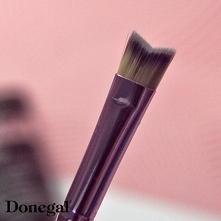 Perfekcyjny nosek? Oczywiście, że tak - z odpowiednim pędzelkiem do konturowania.

Love Pink by Donegal