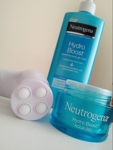 Odkąd mam w swojej łazience to urządzenie do twarzy jej pielęgnacja jest jeszcze bardziej przyjemna i skuteczna. Trzy wymienne końcówki- w tym do oczyszczania i masażu- świetnie...