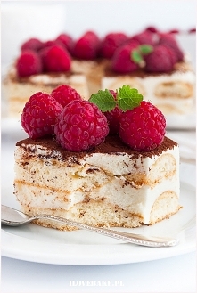 Tiramisu z malinami
