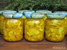 Ogórki z cukinią w kurkumie