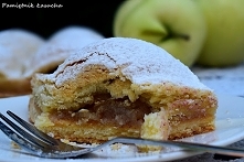 CIASTO Z POŁÓWKAMI JABŁEK