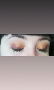 Słaba jakość bo nie umiem robić zdjęć makijażu. No i stary mam telefon