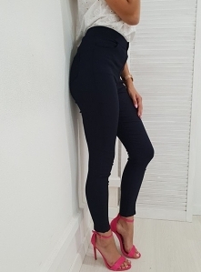 Tregginsy JAGGED wysoki stan granat.
Ottanta - sklep online