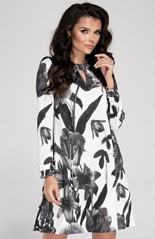 Nommo NA250 sukienka w kwiaty Elegancka sukienka o trapezowym fasonie
- wykonana została z pięknej dzianiny w kwiaty, prosty ale kobiecy fason będzie świetnie wyglądał na wiele ...