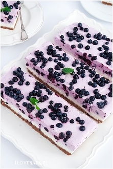 Sernik na zimno z jagodami