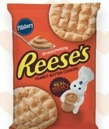 Lubicie Reeses ? Ja bardzo bo uwielbiam masło orzechowe ! W USA dostępna jest wersja takich ciastek które są podobno bardzo miękkie i rozpływają się w ustach.