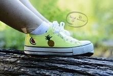 Ręcznie malowane trampki - chcesz mieć jedną parę? W takim razie...

...złap za pędzle, farby i mknij na Adzik-tworzy.pl po instrukcje! :)