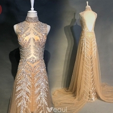 Luxus Champagne Selskabskjoler 2018 Prinsesse Håndlavet Beading Pailletter Høj Hals Halterneck Ærmeløs Feje tog Kjoler