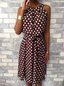 Polka Dot Sleeveless Belted Casual Dress
Rozmiar: S, M, L, XL
Kolor: coffee