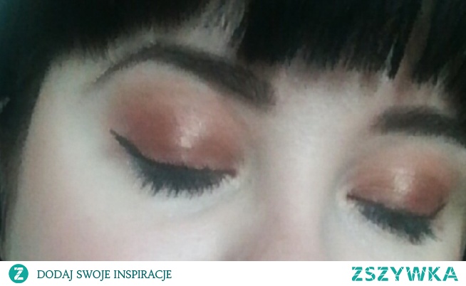 Makijaż oczu i brwi. Cienie HudaBeauty, Eyeliner Maybelline