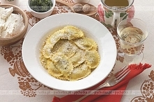 Pierogi z cynamonem i śliwkami