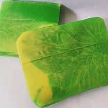 Zielono mi:-) Mydełka glicerynowe w odcieniach zieleni.