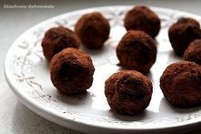 Trufelki czeko-śliwka o orzechowo-kokosowym aromacie